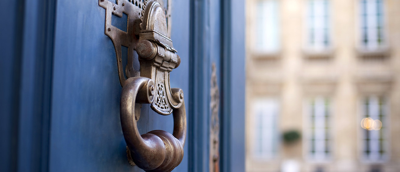 door knocker