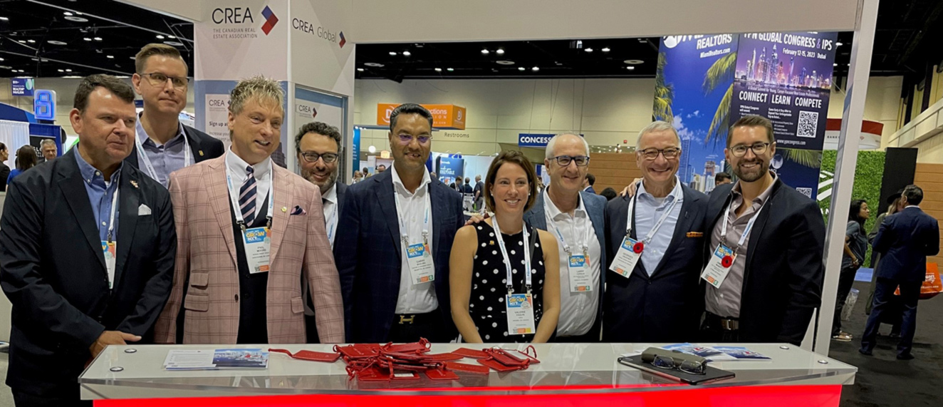 CREA’s CEO Michael Bourque, Patrick Pichette, Vice President of REALTOR.ca and members of CREA’s Board of Directors help work the booth during NAR’s annual conference.